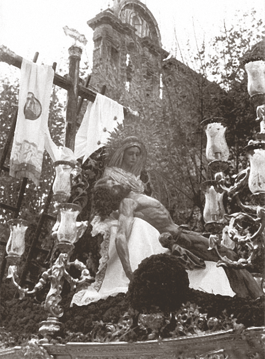 La Piedad del Baratillo en una tarde de Miércoles Santo de alrededor de 1980.