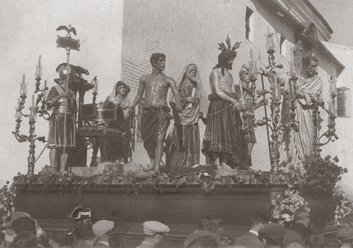 Martes Santo 18 de abril de 1928: Por primera vez se pone en la calle el misterio de la Presentación al Pueblo.