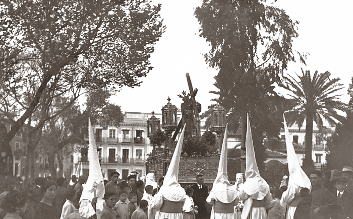 El Nazareno de la Salud de la Candelaria por los Jardines de Murillo, 1925.